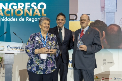 El Congreso Nacional de Comunidades de Regantes de Ciudad Real distinguió a Araceli Olmedo y Andrés del Campo, figuras claves del regadío español